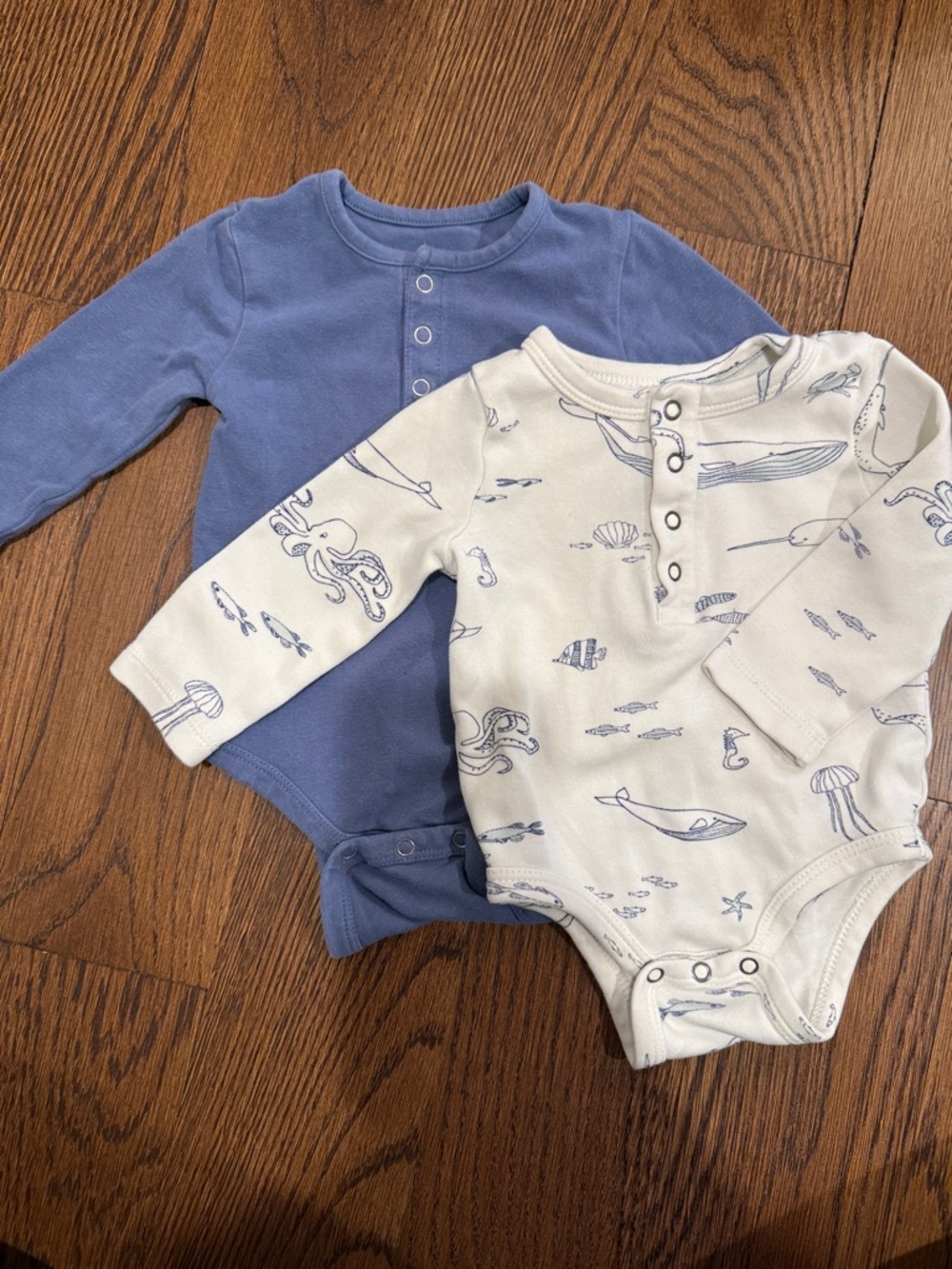 2 Pehr Long-Sleeve One-Piece Bodysuit Set in Blue and "Life Aquatic" print